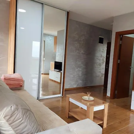 Apartment Divci Tron 12